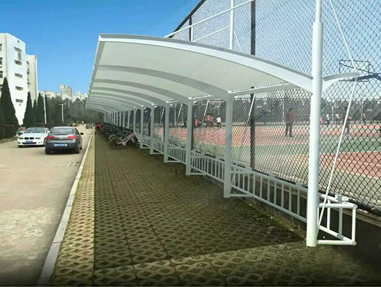 膜布局自行車棚